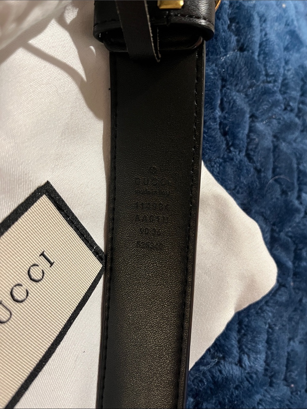 Gucci Black Leather Belt with Antique Gold Double G Buckle - Picture 2 of 5